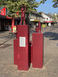 Statue at the Stuijvenburchstraat street