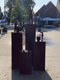 Statue at the Stuijvenburchstraat street