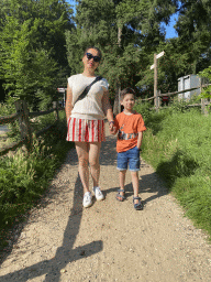 Miaomiao and Max on the path to the Loenen Waterfall at Loenen