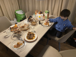 eerbeek_2_002 - 302 kb - 1024x768 - Max having dinner in the living room of our holiday home at the Landal Coldenhove holiday park Max having dinner in the living room of our holiday home at the Landal Coldenhove holiday park