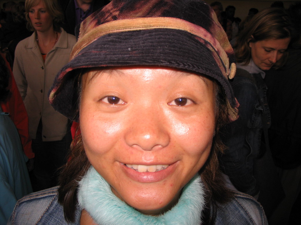 Miaomiao at the queue for the Fata Morgana attraction at the Anderrijk kingdom