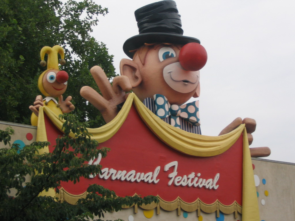 Front of the Carnaval Festival attraction at the Carnaval Festival Square at the Reizenrijk kingdom