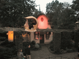 Monorail at the Laafland attraction at the Marerijk kingdom, at sunset