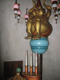 Statue of the Laaf Forefather in the Loof en Eerhuys building at the Laafland attraction at the Marerijk kingdom