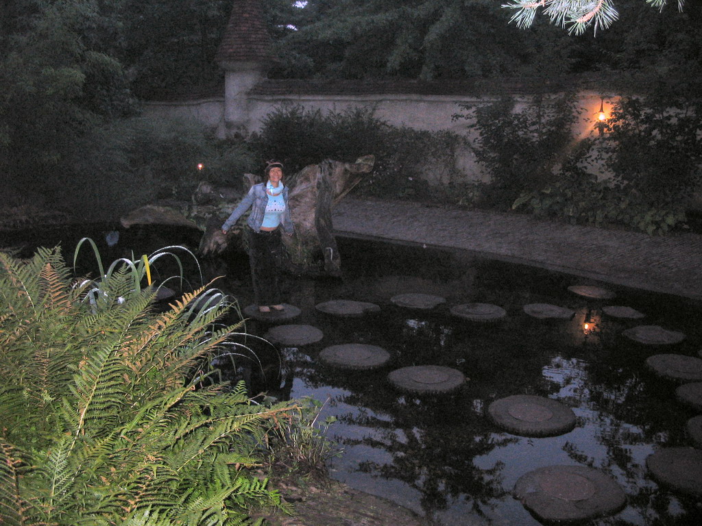 Miaomiao at the Laafland attraction at the Marerijk kingdom, at sunset