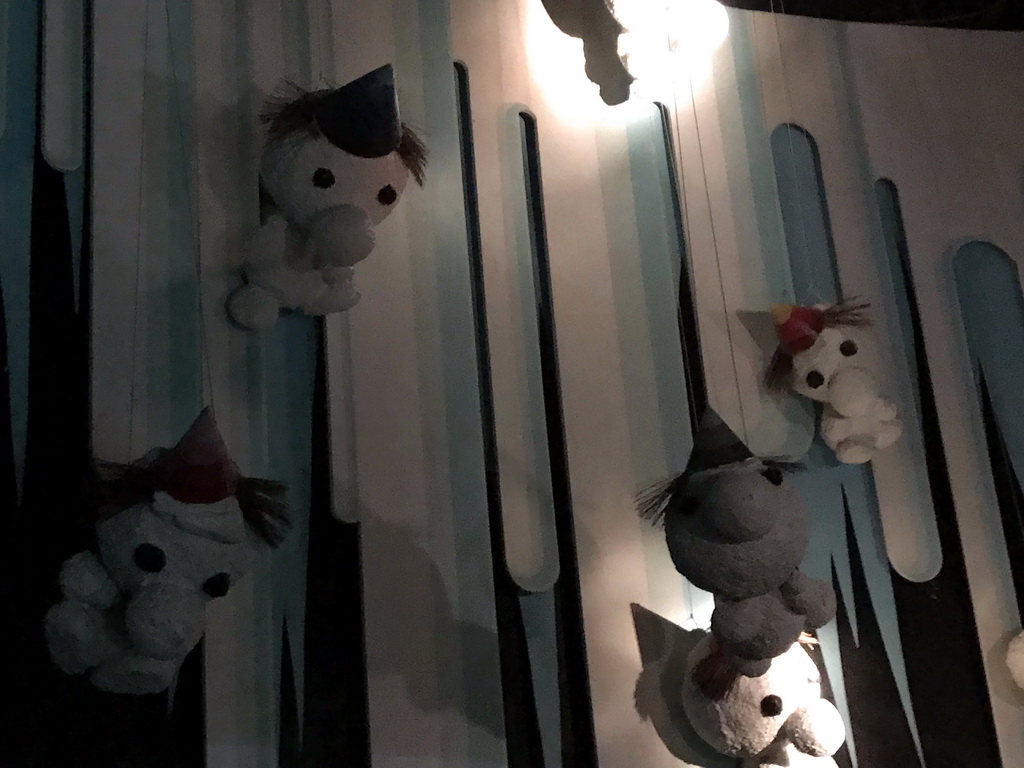 Snowmen at the ceiling of the Carnaval Festival attraction at the Reizenrijk kingdom