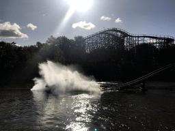 The Vliegende Hollander and Joris en de Draak attractions at the Ruigrijk kingdom