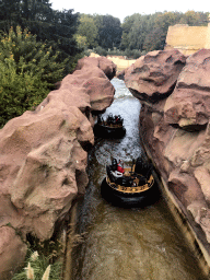 Boats at the Piraña attraction at the Anderrijk kingdom, viewed from the suspension bridge at the south side