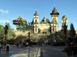 The Symbolica attraction at the Fantasierijk kingdom and the Pagode attraction at the Reizenrijk kingdom