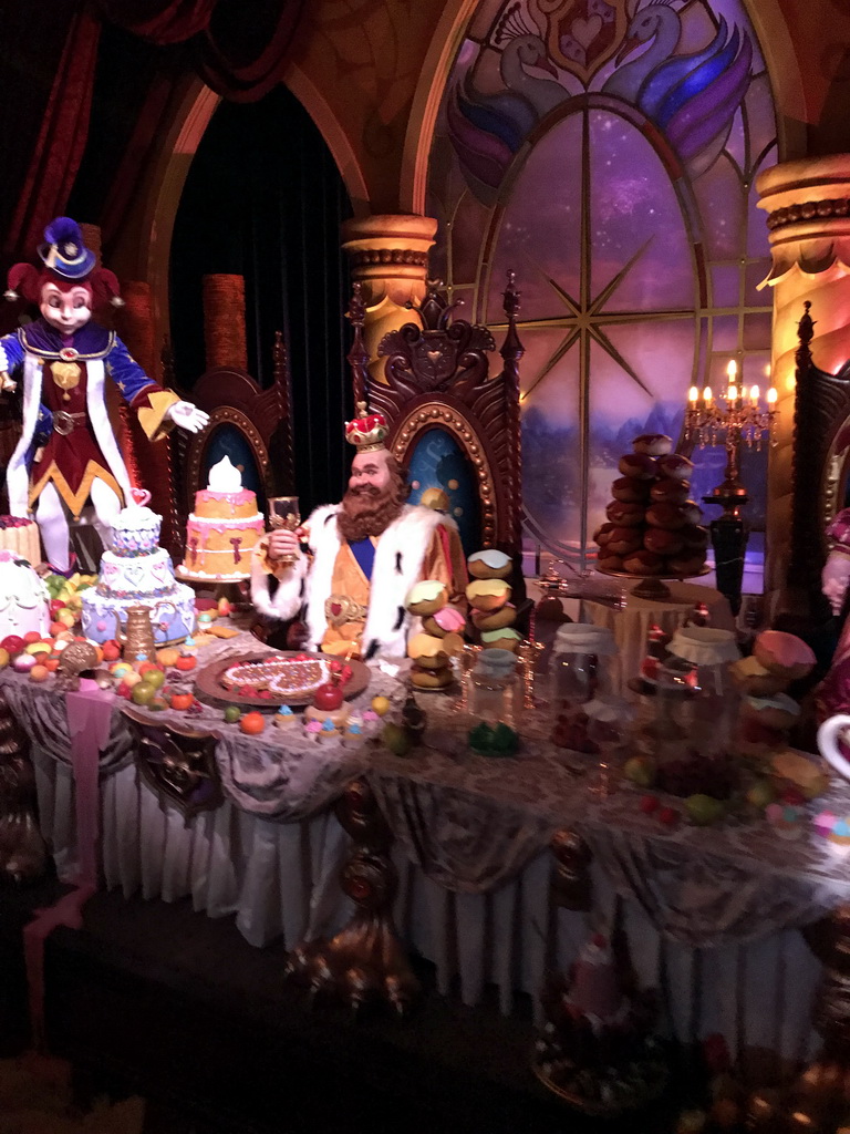 Jester Pardoes and King Pardulfus at the Royal Hall in the Symbolica attraction at the Fantasierijk kingdom