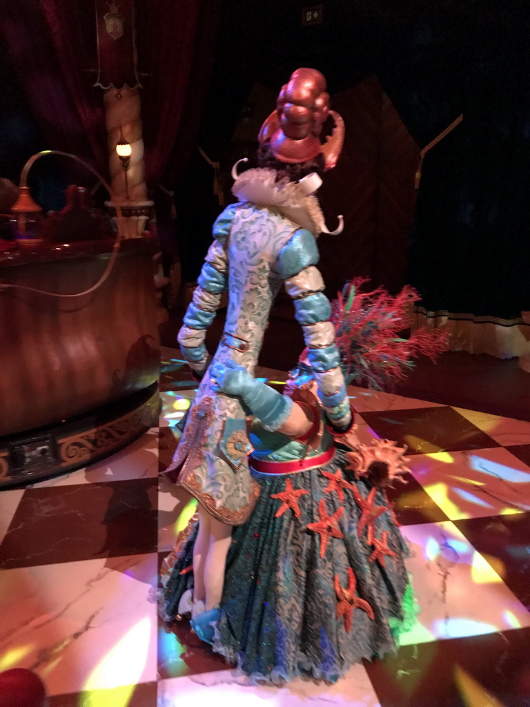 Dancers in the Royal Hall in the Symbolica attraction at the Fantasierijk kingdom