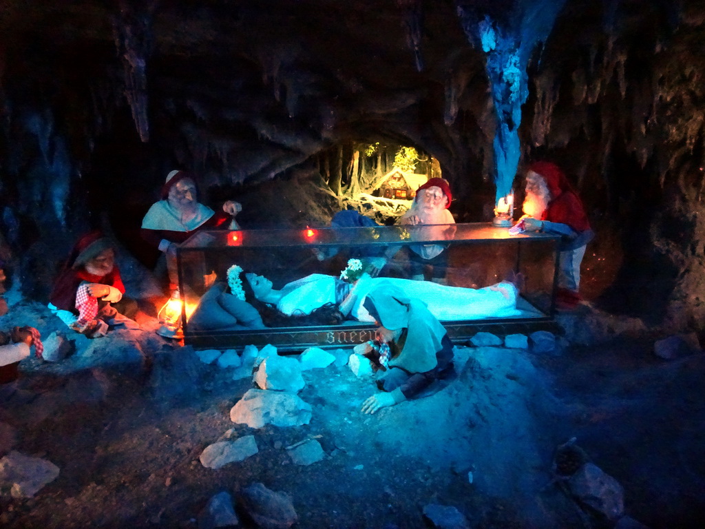 Snow White and the Seven Dwarfs at the Snow White attraction at the Fairytale Forest at the Marerijk kingdom, during the Winter Efteling