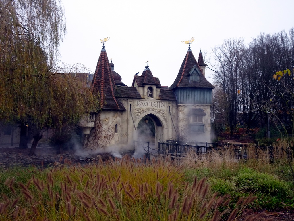 Front of the Raveleijn theatre at the Marerijk kingdom, during the Winter Efteling