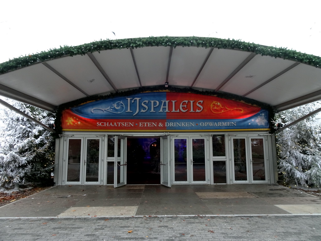 Entrance to the IJspaleis attraction at the Reizenrijk kingdom, during the Winter Efteling