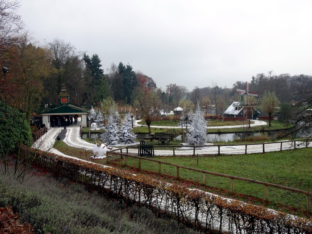 The cross-country ski track `t Hijgend Hert at the Reizenrijk kingdom, during the Winter Efteling