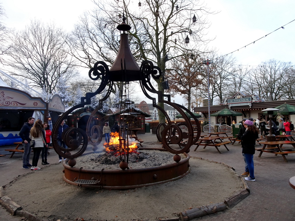 Bonfire at the Steenbokplein square at the Anderrijk kingdom, during the Winter Efteling