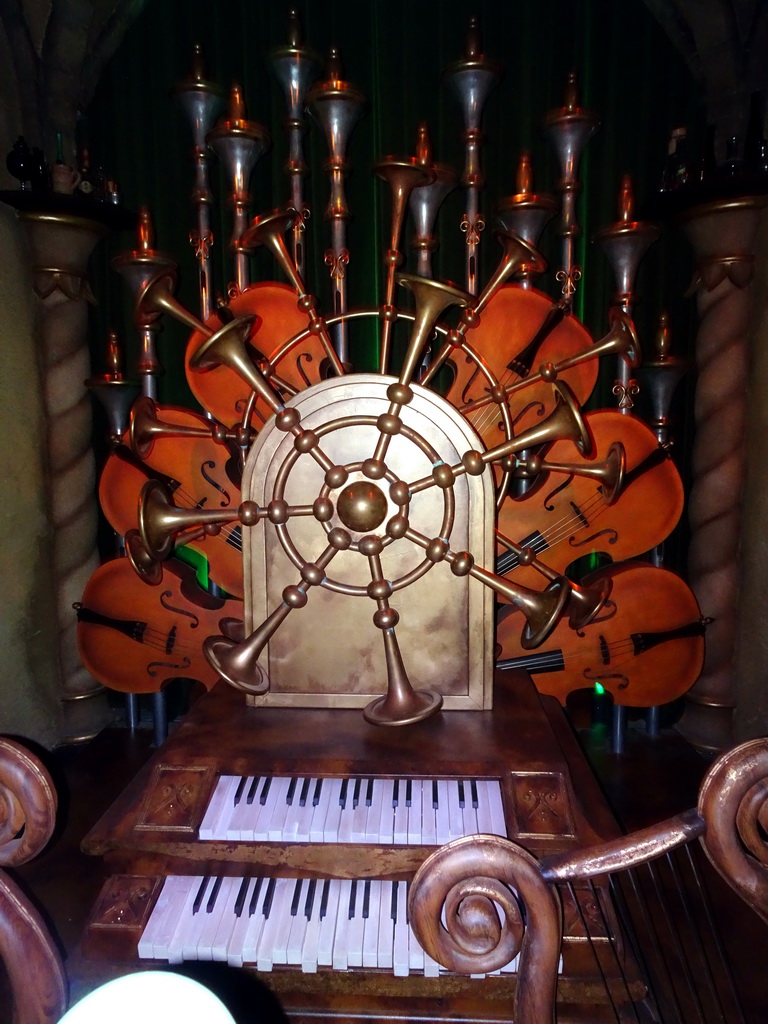 Organ at the Hidden Fantasy Depot in the Symbolica attraction at the Fantasierijk kingdom, during the Winter Efteling