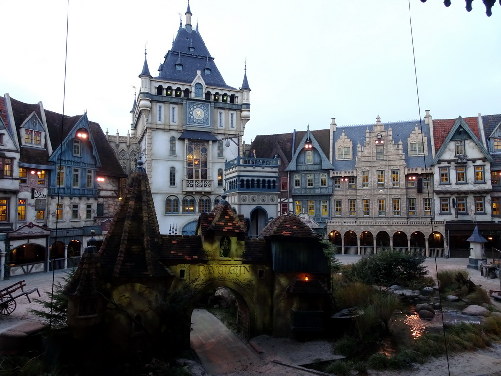 Stage of the Raveleijn theatre at the Marerijk kingdom, during the Raveleijn Parkshow at the Winter Efteling, at sunset