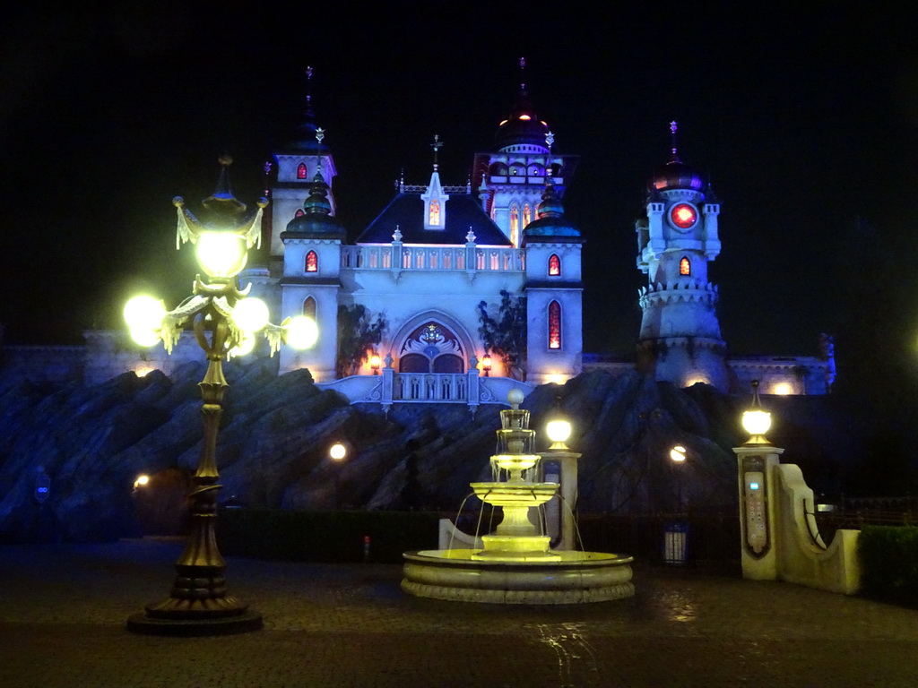 Front of the Symbolica attraction at the Fantasierijk kingdom, during the Winter Efteling, by night