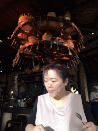 Miaomiao in front of the rotating kitchen at the Polles Keuken restaurant at the Fantasierijk kingdom