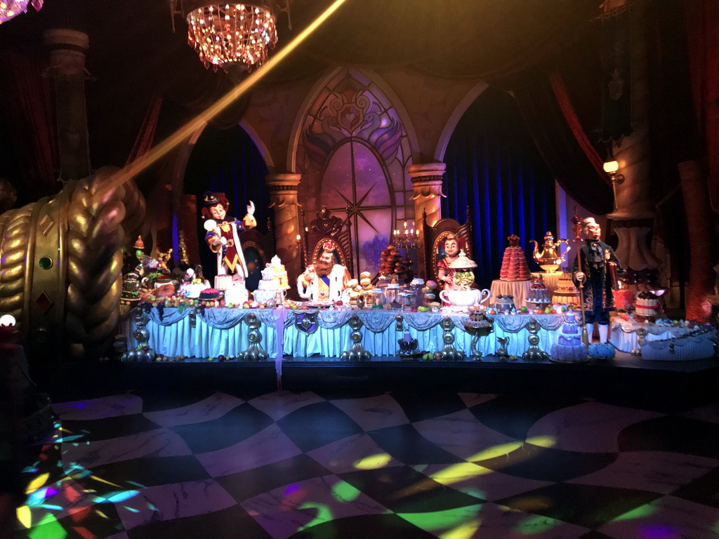 Jester Pardoes, King Pardulfus, Princess Pardijn and lackey O.J. Punctuel at the Royal Hall in the Symbolica attraction at the Fantasierijk kingdom, during the Winter Efteling