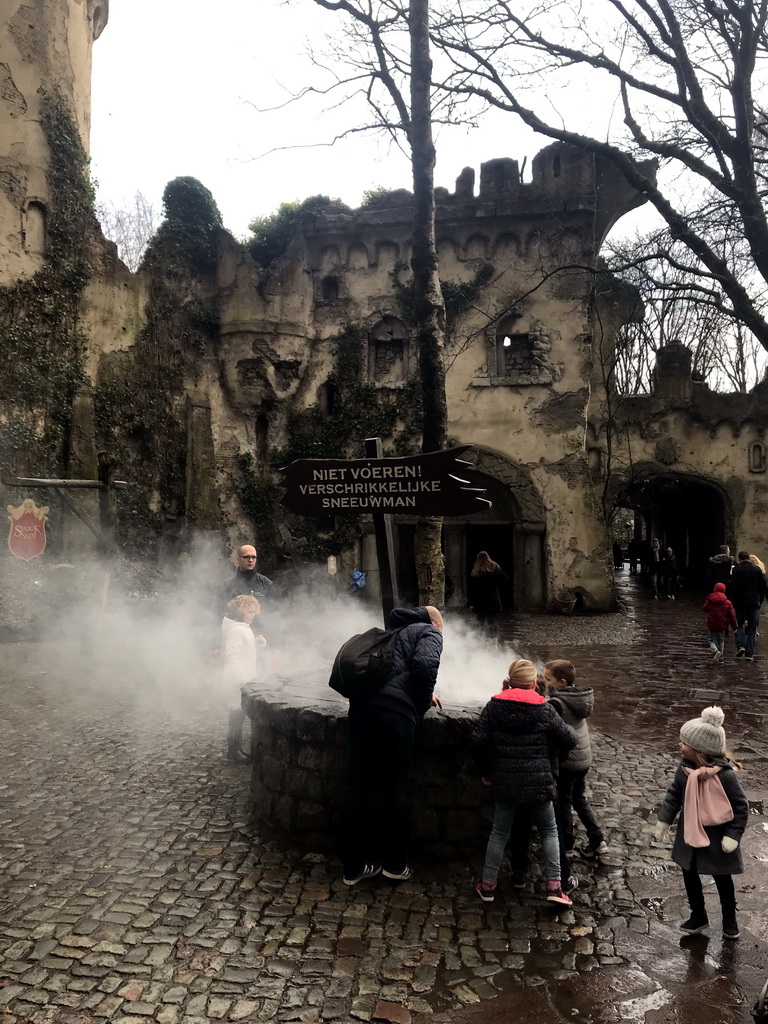 The Abominable Snowman attraction in front of the Spookslot attraction at the Anderrijk kingdom, during the Winter Efteling
