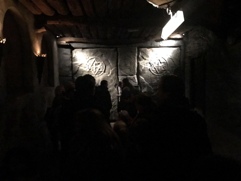 Lobby of the Spookslot attraction at the Anderrijk kingdom, during the Winter Efteling