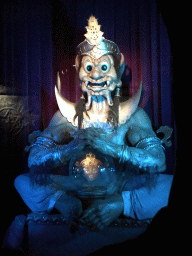 Statue in the lobby of the Spookslot attraction at the Anderrijk kingdom, during the Winter Efteling