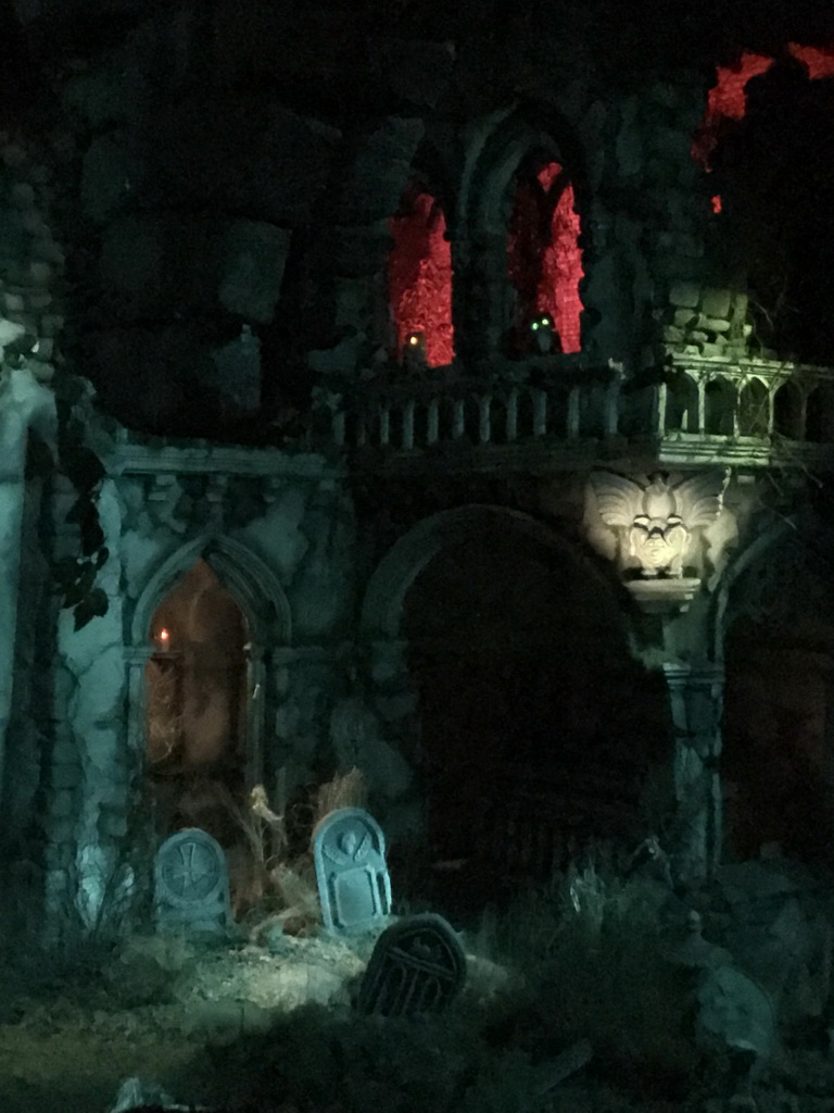 Tombstones in the Spookslot attraction at the Anderrijk kingdom, during the Winter Efteling