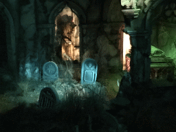 Tombstones and tomb in the Spookslot attraction at the Anderrijk kingdom, during the Winter Efteling