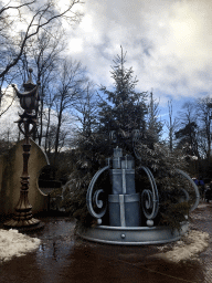 Christmas tree and street lantern at the Pardoes Promenade at the Fantasierijk kingdom, during the Winter Efteling