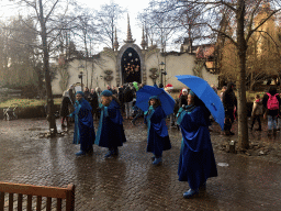The `Lichtpuntjes` singers at the Ton van de Ven Square at the Marerijk kingdom, during the Winter Efteling