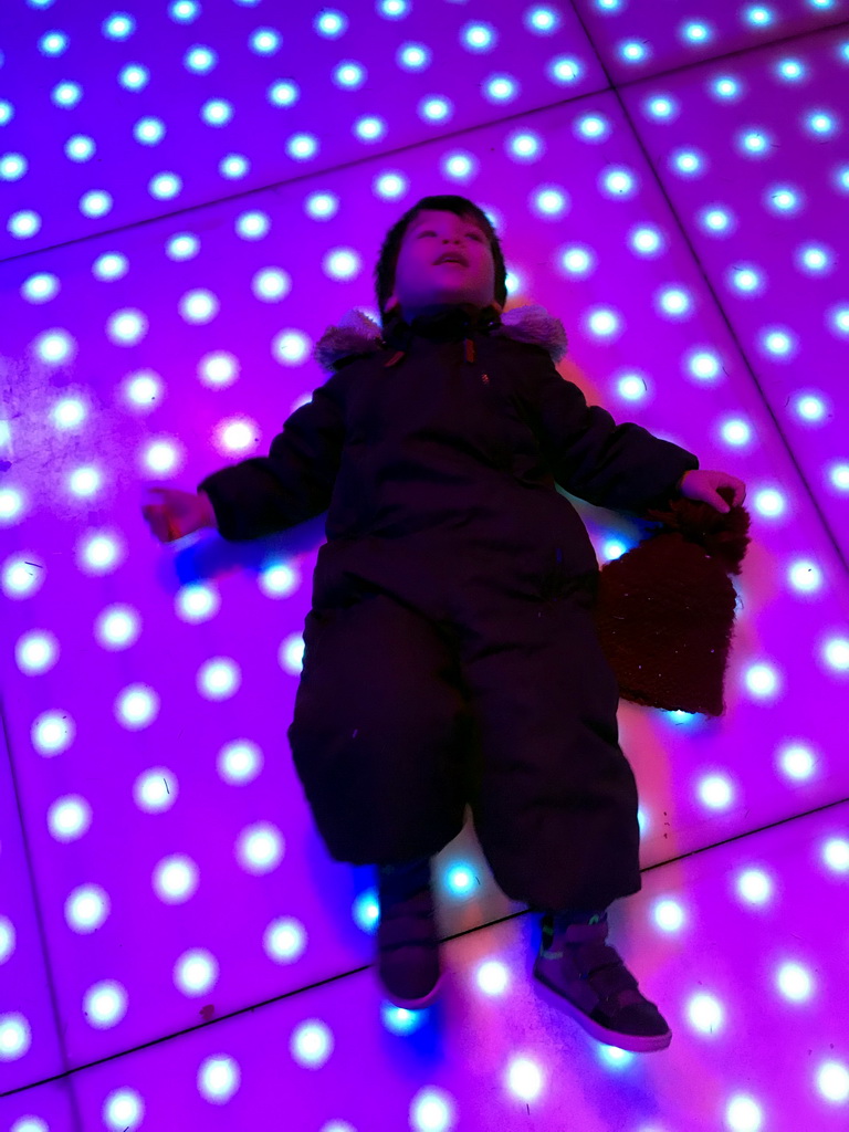Max on the dance floor at the IJspaleis attraction at the Reizenrijk kingdom, during the Winter Efteling