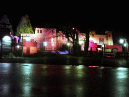 The Piraña attraction at the Anderrijk kingdom, during the Winter Efteling, by night