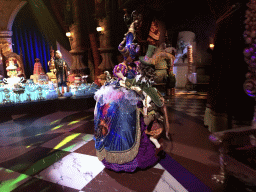 Dancers, Princess Pardijn and lackey O.J. Punctuel at the Royal Hall in the Symbolica attraction at the Fantasierijk kingdom