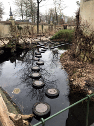 Stepping stones in front of the Lavelhuys building at the Laafland attraction at the Marerijk kingdom