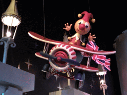 Jokie in an airplane at the British scene at the Carnaval Festival attraction at the Reizenrijk kingdom