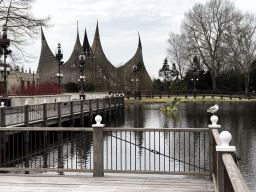 The Aquanura lake at the Fantasierijk kingdom and the House of the Five Senses, the entrance to the Efteling theme park