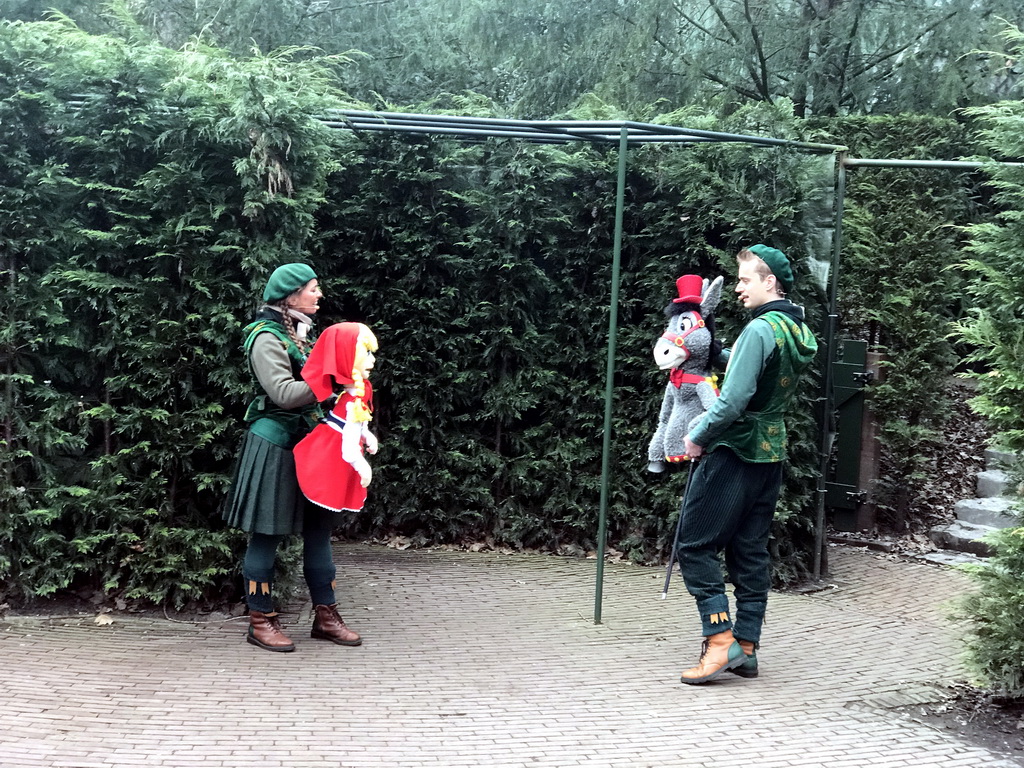 Actors with hand puppets during the Sprookjesboom Show at the Open-air Theatre at the Fairytale Forest at the Marerijk kingdom