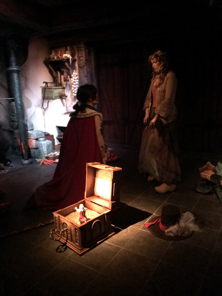 Cinderella and the Prince at the Cinderella attraction at the Fairytale Forest at the Marerijk kingdom