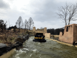 Boats at the Piraña attraction at the Anderrijk kingdom, viewed from a boat