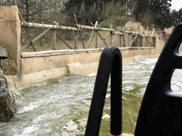 Fence at the Piraña attraction at the Anderrijk kingdom, viewed from a boat