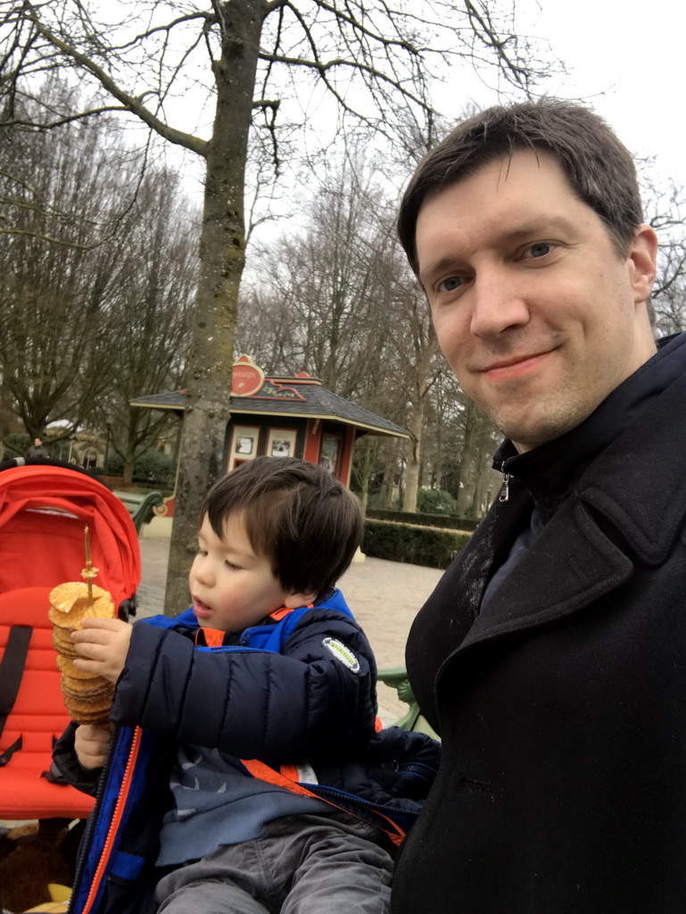 Tim and Max eating Eigenheymers at the Ton van de Ven square at the Marerijk kingdom