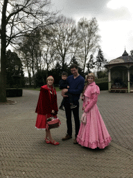 Tim and Max with Little Red Riding Hood and Cinderella at the Dwarrelplein square