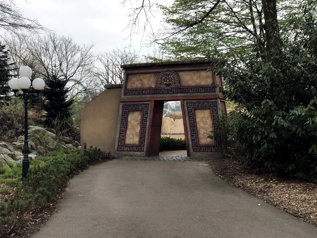 Gate from the Steenbokplein square to the Piraña attraction at the Anderrijk kingdom