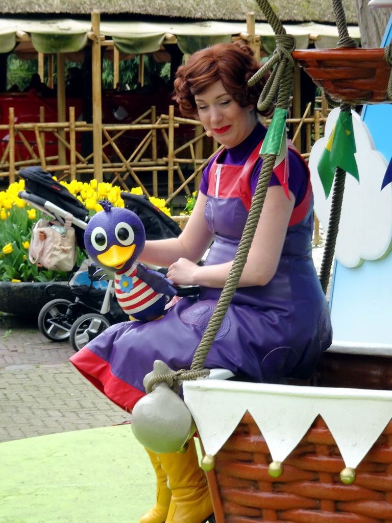 Actor and hand puppet at the Jokie and Jet attraction at the Carnaval Festival Square at the Reizenrijk kingdom