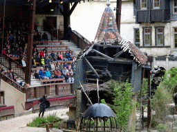 Actors on the stage of the Raveleijn theatre at the Marerijk kingdom, during the Raveleijn Parkshow