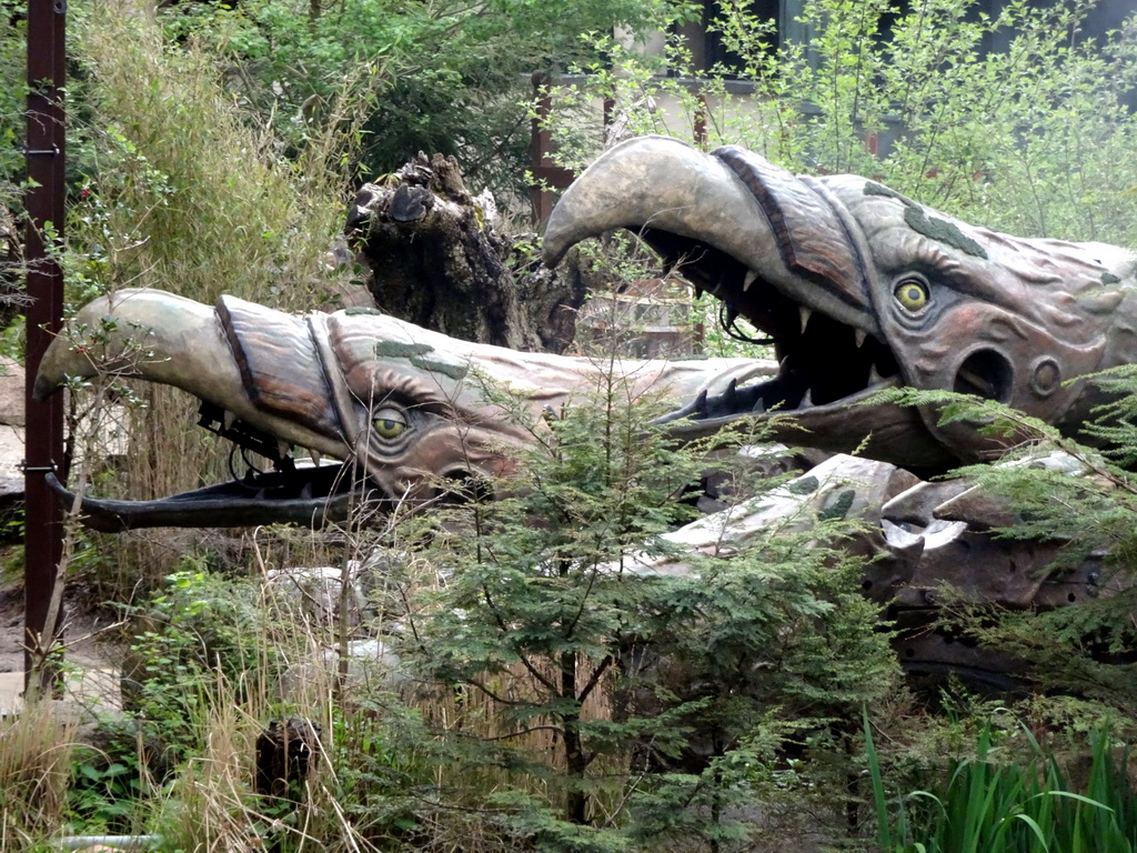 Dragon on the stage of the Raveleijn theatre at the Marerijk kingdom, during the Raveleijn Parkshow