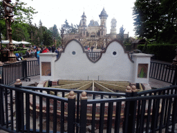 Fountain, under construction, at the Pardoes Promenade at the Marerijk kingdom, with a view on the Symbolica attraction at the Fantasierijk kingdom