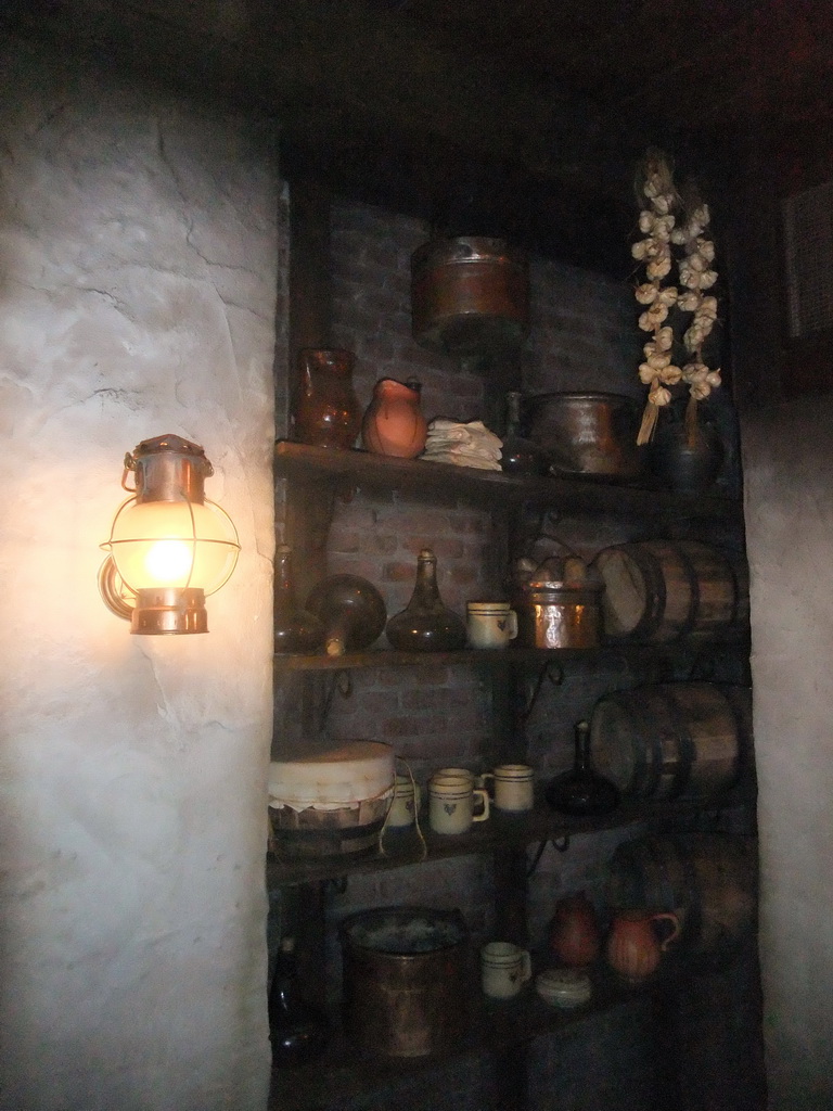 Barrels, cups and garlic inside the Vliegende Hollander attraction at the Ruigrijk kingdom